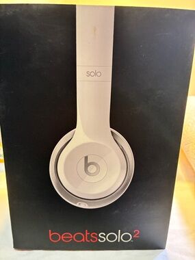 Beats by Dr. Dre Solo2 Wired Over the Ear Headphones - White